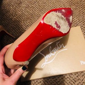 Louboutins: Decollette 554
